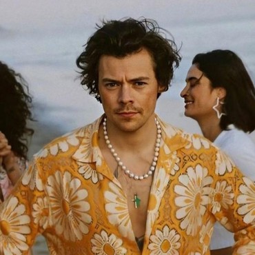 Lirik Lagu Terjemahan Falling - Harry Styles
