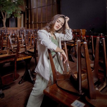 Lirik Lagu Percuma - Prinsa Mandagie