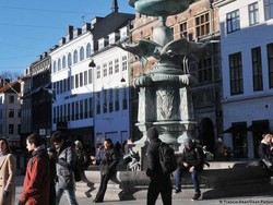 Meski Omicron Menyebar, Denmark Cabut Hampir Semua Pembatasan Corona