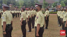 Seragam Baru Satpam Dipamerkan di Lapangan Bhayangkara Polri