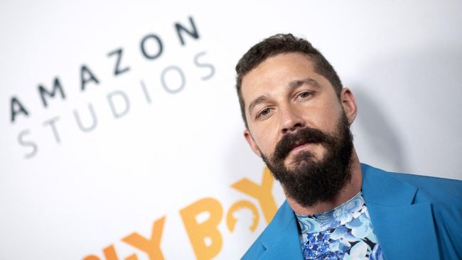 Aktor Shia LaBeouf membantah dipecat Olivia Wilde dari Don't Worry Darling dan menegaskan keluar sendiri dari film tersebut.
