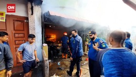 VIDEO: Kebakaran Toko Kelontong Di Medan, 1 Orang Tewas