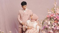 <p><em>Maternity shoot</em> terlihat sangat manis dengan nuansa pastel yang lembut. Kita doakan semoga pasangan ini dapat menyambut kelahiran bayi mereka dengan bahagia, ya. (Foto: Instagram @aurelie.hermansyah @winstongomez)</p>