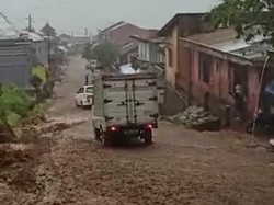 Penampakan Banjir di Jalur Wisata Dieng