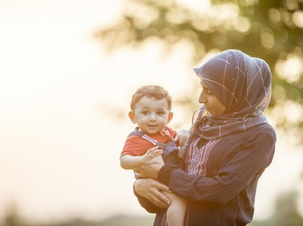 137 Nama Bayi Laki-laki Islam Modern yang Penuh Doa dan Harapan Baik