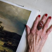 5 Langkah Merawat Kulit Tangan untuk Bekal Penampilan Tetap Memesona di Usia 50 Tahun ke Atas