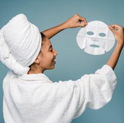 5 Kesalahan Pakai Sheet Mask Ini Bikin Manfaatnya Terbuang Sia-sia, Sering Dilakukan?