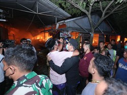 Mengais Asa di Puing Kebakaran Relokasi Pasar Johar Semarang