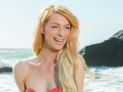 Holly Parker Tulis Lagu soal Narkoba Sebelum Meninggal Dunia