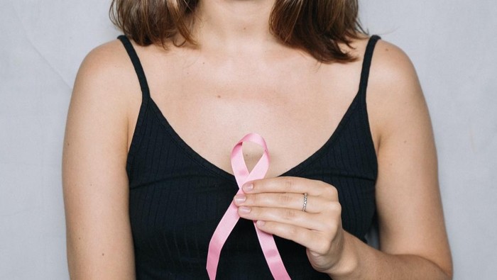 Deteksi Dini Kanker Payudara dengan SADARI, Ini 6 Langkah yang Bisa Kamu Coba!