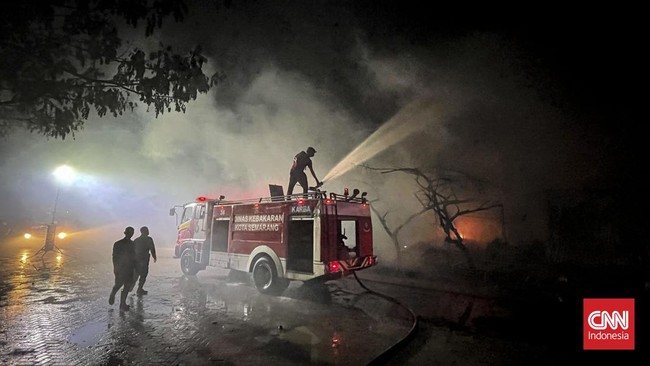 Sebanyak 59 rumah di Desa Sei Apung Jaya, Kabupaten Asahan, Sumatera Utara (Sumut) hangus terbakar, Minggu (17/4).