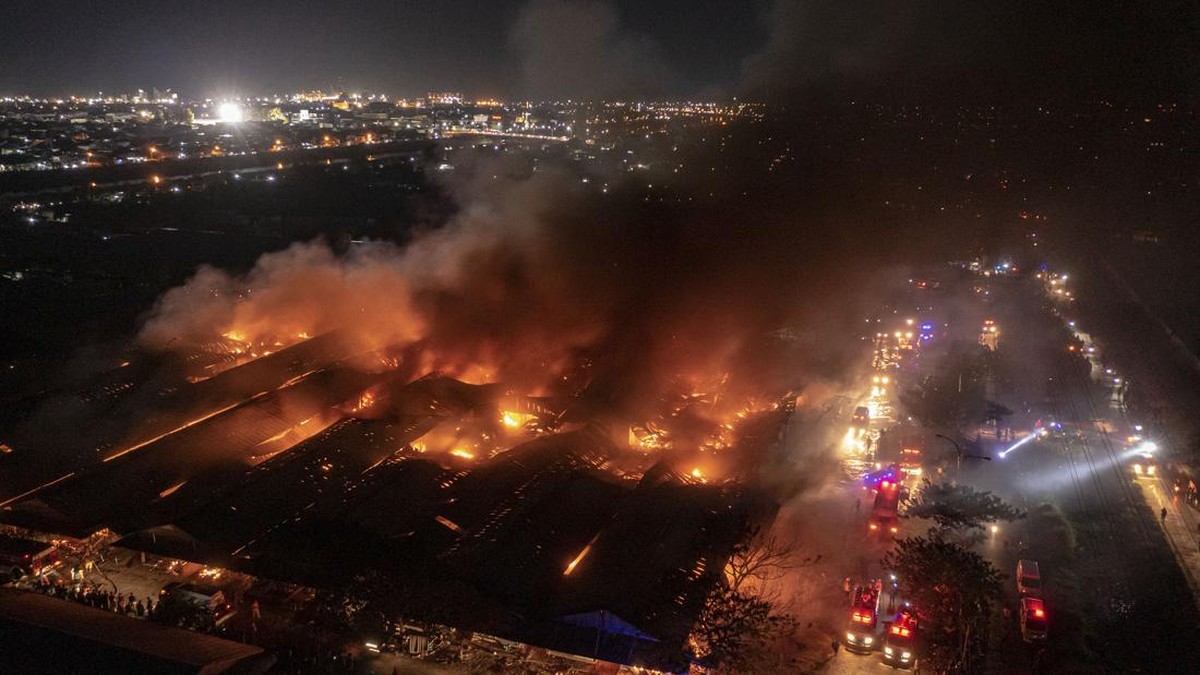 FOTO: Kebakaran Relokasi Pasar Johar Semarang