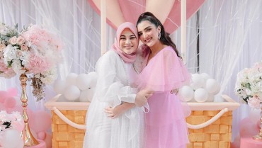 img-title Demi Pergi Bareng Aurel Hermansyah, Ashanty & Keluarga Tunda Rencana Haji