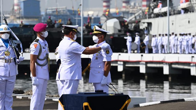 Kepala Staf Angkatan Laut (Kasal) Laksamana TNI Yudo Margono meresmikan pembentukan Komando Armada Republik Indonesia (Koarmada RI).