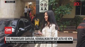 VIDEO: Mantan Pramugari Garuda, Siwi Widi Kembalikan Rp647 Juta ke KPK