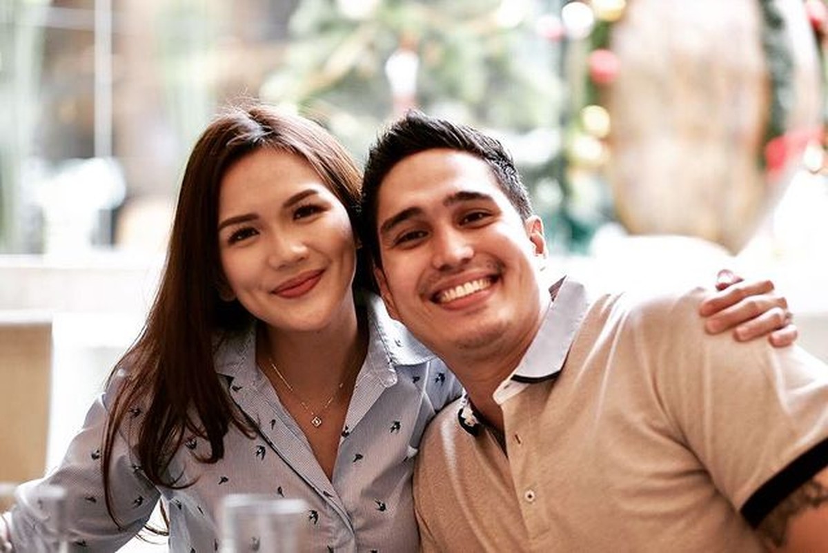 Marcel Chandrawinata telah menikah dengan perempuan cantik bernama&comma; Deasy yang kini jadi sorotan&period; Yuk&comma; intip potret kemesraan mereka&excl;