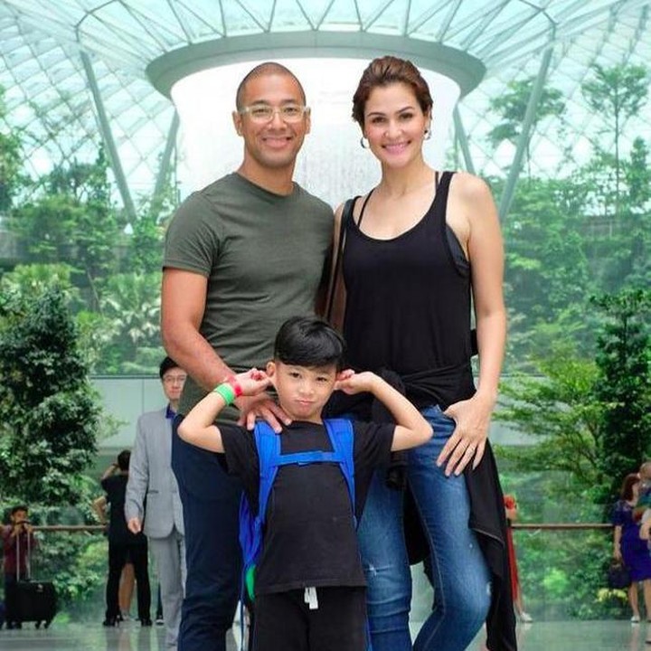 <p>Throwback ketika Seth Ananda masih kecil dan menggemaskan. Kala itu belum pandemi dan sesekali Rima Melati Adams ajak keluarga kecilnya pulang kampung ke Singapura. (Foto: Instagram @marcellsiahaans)</p>
