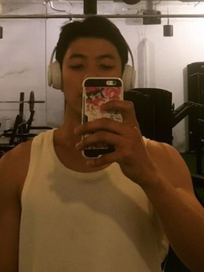 Memiliki tinggi 183 cm dan dianugerahi dengan tubuh yang atletis, ternyata, Lomon sangat rajin menjaga bentuk tubuhnya dengan rutin berolahraga, Beauties!/ foto: instagram.com/lomon991111
