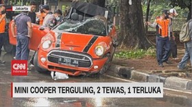 VIDEO: Mini Cooper Terguling, 2 Tewas, 1 Terluka