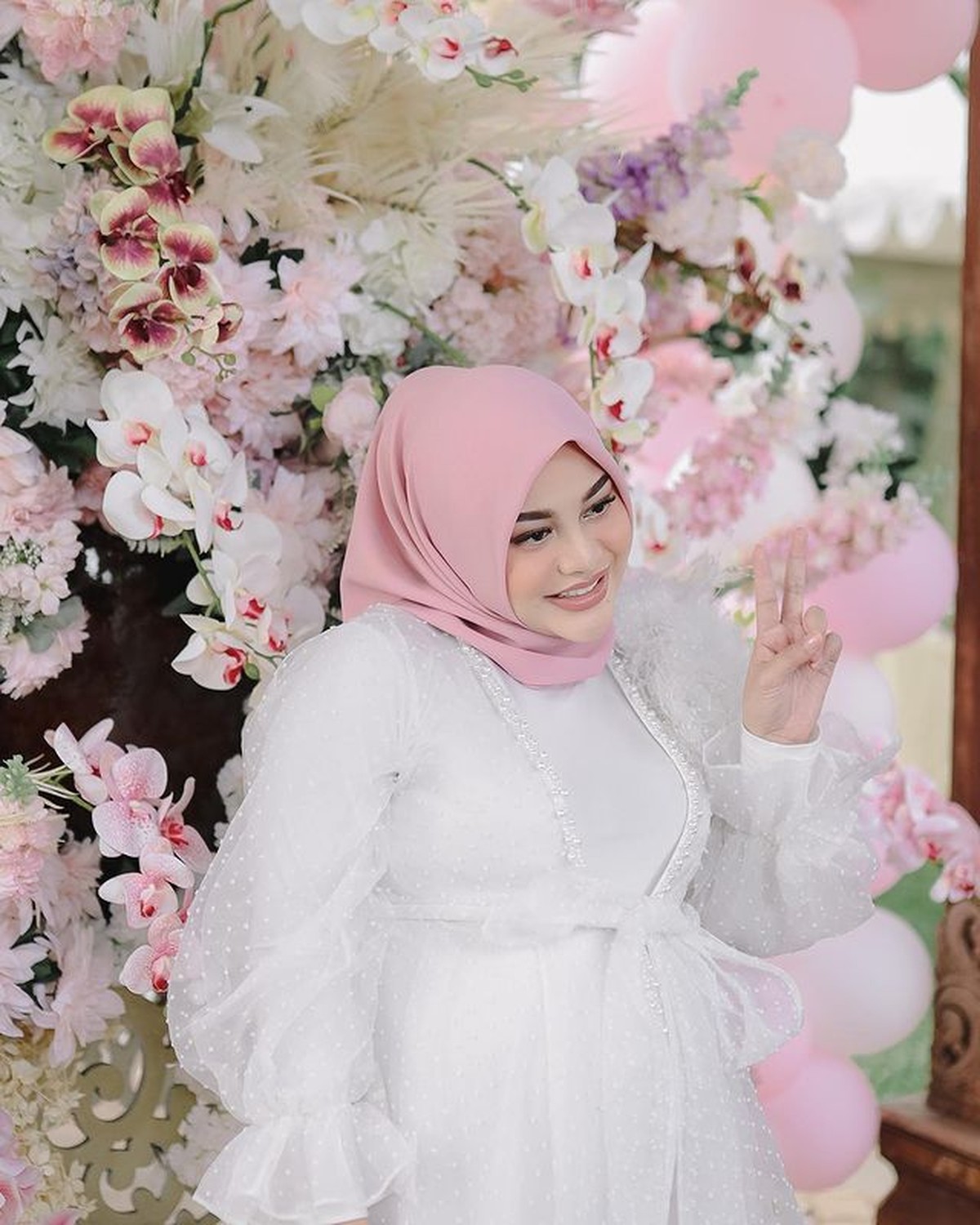 Momen Baby Shower Aurel Hermansyah