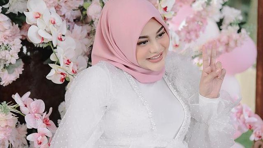 Momen Baby Shower Aurel Hermansyah