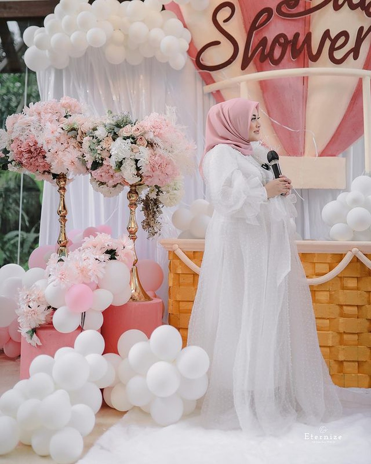 Momen Baby Shower Aurel Hermansyah