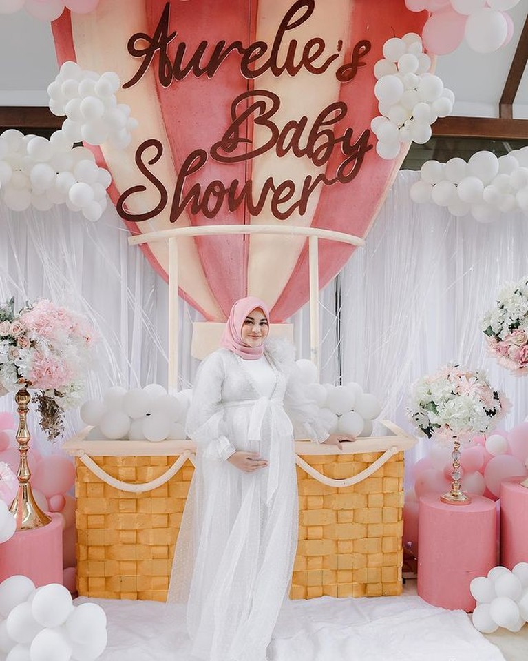Momen Baby Shower Aurel Hermansyah