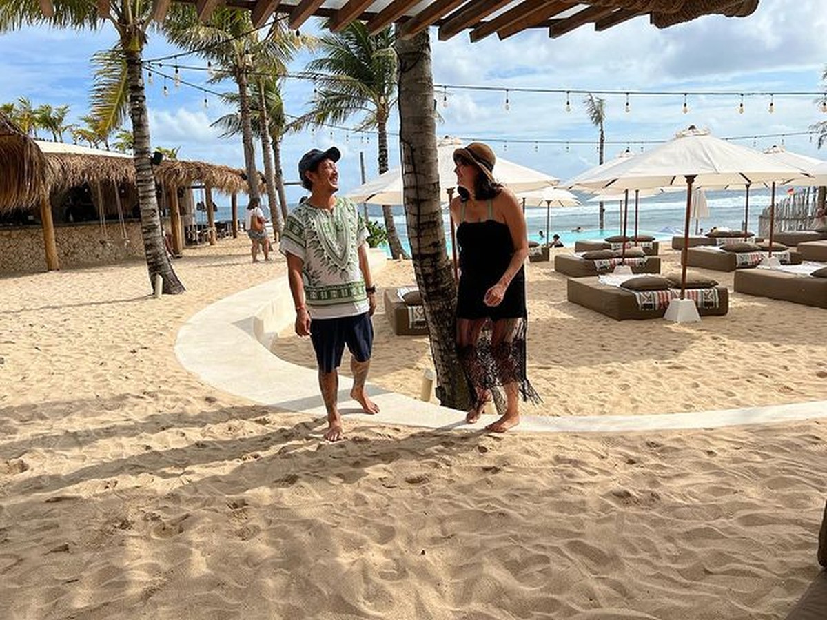 Nadine Chandrawinata & Dimas Anggara