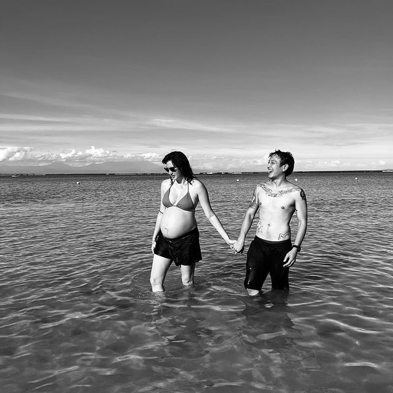 Nadine Chandrawinata & Dimas Anggara