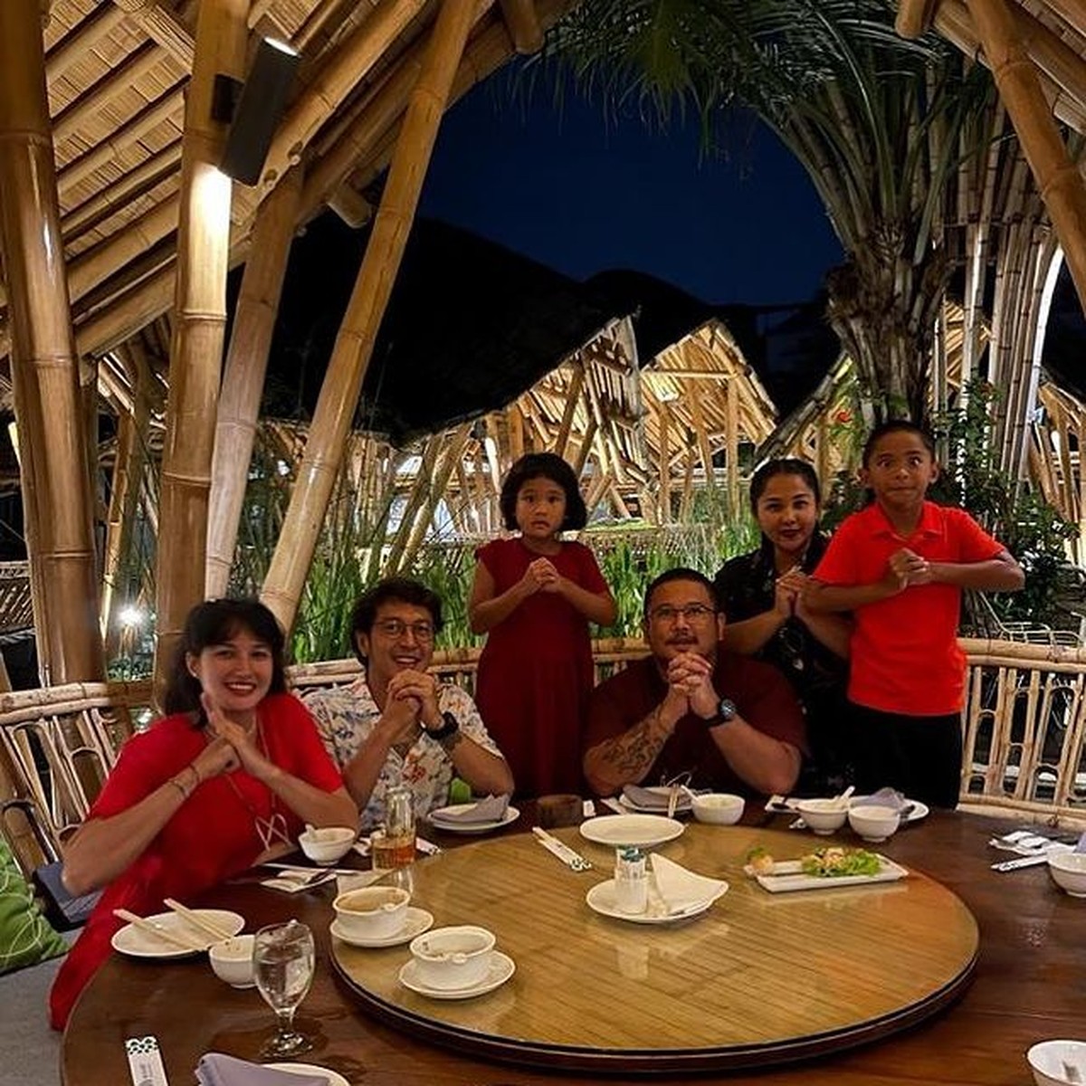 Nadine Chandrawinata & Dimas Anggara