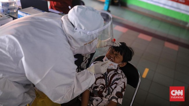 Epidemiolog mengingatkan status endemi Covid-19 merupakan kewenangan Badan Kesehatan Dunia (WHO), negara tak punya otoritas mengubah status pandemi.