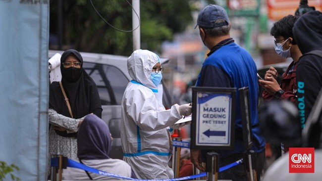Provinsi DKI Jakarta masih menjadi penyumbang terbanyak kasus penularan Covid-19 nasional per Sabtu (5/2).