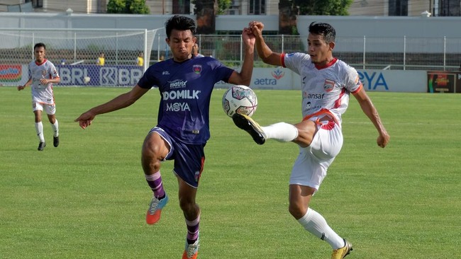 Persita meraih kemenangan telak 3-0 atas Persiraja pada lanjutan Liga 1, sementara PSIS Semarang ditahan imbang Persik Kediri.
