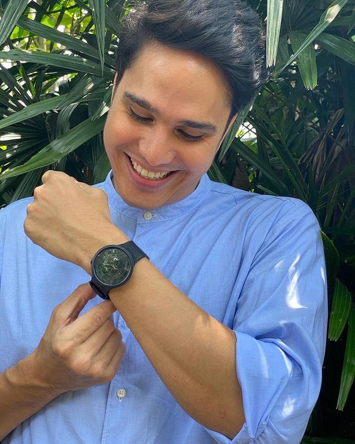 Mischa Chandrawinata tengah jadi sorotan usai dikabarkan tengah menjalin asmara dengan Amanda Manopo&period; Yuk intip potretnya&excl;