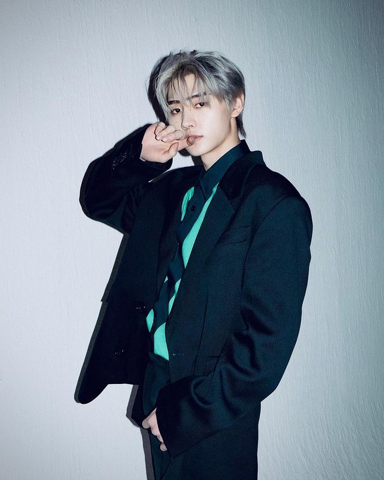 Potret Sunghoon Enhypen Sunghoon Enhypen baru saja menjalani operasi rhinitis yang membuatnya harus absen dibeberapa acara. Yuk intip potretnya sebelum sakit!