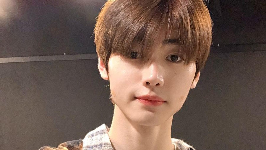 Sunghoon Enhypen baru saja menjalani operasi rhinitis yang membuatnya harus absen dibeberapa acara. Yuk intip potretnya sebelum sakit!