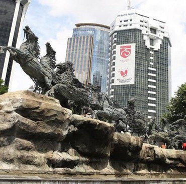 Selain Sapta Pesona, 3 Gedung Ini Miliki Bentuk Mirip Alat Kelamin Pria