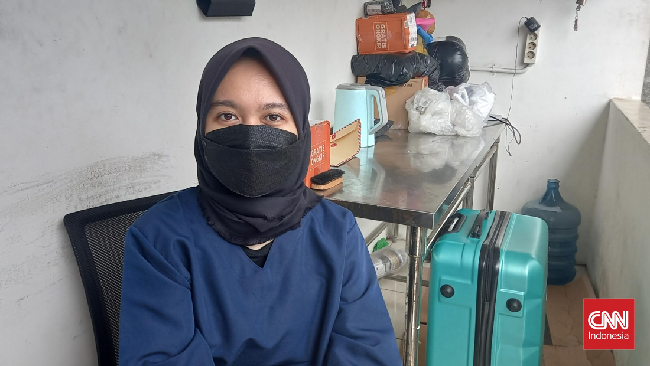 Warga yang mengantre untuk tes PCR di masa gelombang ketiga Covid-19 mengaku masih risau dengan gejala atau pun cuma memenuhi syarat perjalanan.
