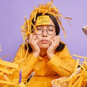 Jangan Diabaikan, Kenali 5 Tanda Overworking Ini Biar Kerja Keras Kamu Nggak sampai Berlebihan!