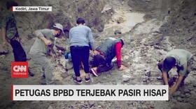VIDEO: Petugas BPBD Terjebak di Pasir Hisap