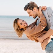 Zodiak Hari Ini: Naksir Aquarius? Mereka Cuma Bisa Bucin Sama 4 Zodiak Ini