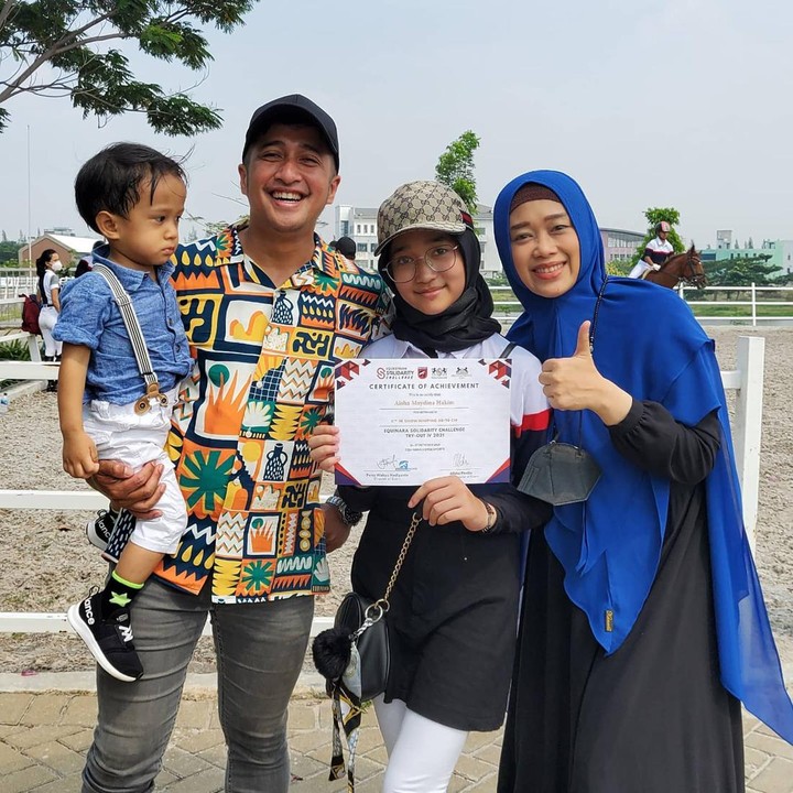 <p>Pada bulan November 2021 lalu, Aisha sempat menorehkan prestasi berkuda dengan meraih juara 4 di kompetisi ini. (Foto: Instagram @aishakeem15)</p>