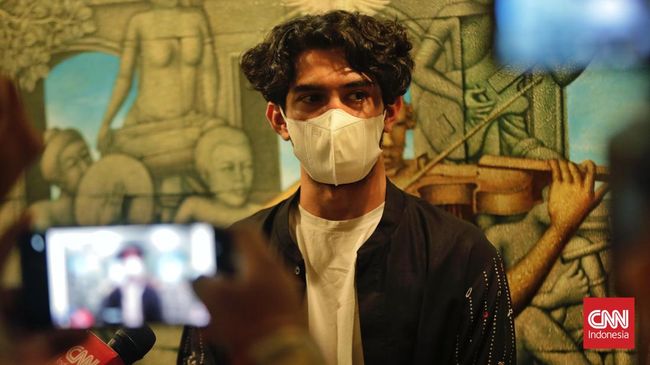 Reza Rahadian menemui Ganjar Pranowo untuk menyampaikan rencana Malam Nominasi FFI 2022 di Candi Borobudur.