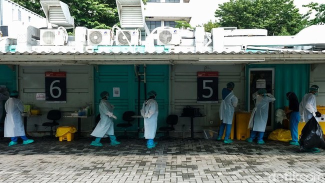 Menurut Kemenkes, kasus positif Covid-19 harian di Tanah Air terus mengalami tren penurunan.