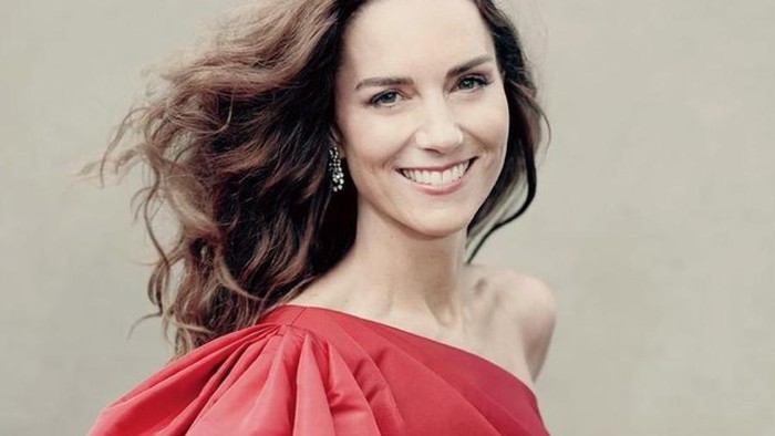 Deretan Gaya Ikonis Kate Middleton Memakai Dress Merah, Mana Favoritmu?
