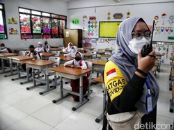 Nadiem Terbitkan Aturan Baru, Berikut Daerah yang Bisa PTM 50 Persen