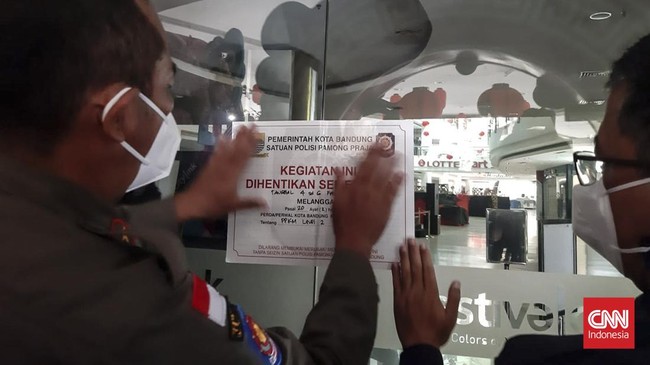 Mal Festival Citylink Bandung, ditutup 3 hari dan denda Rp500 ribu imbas pelanggaran protokol kesehatan saat kerumunan massa saat gelaran atraksi barongsai.