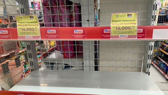 Minyak Goreng Langka, Benarkah Efek Panic Buying Semata? Ternyata Ini Juga Penyebabnya!