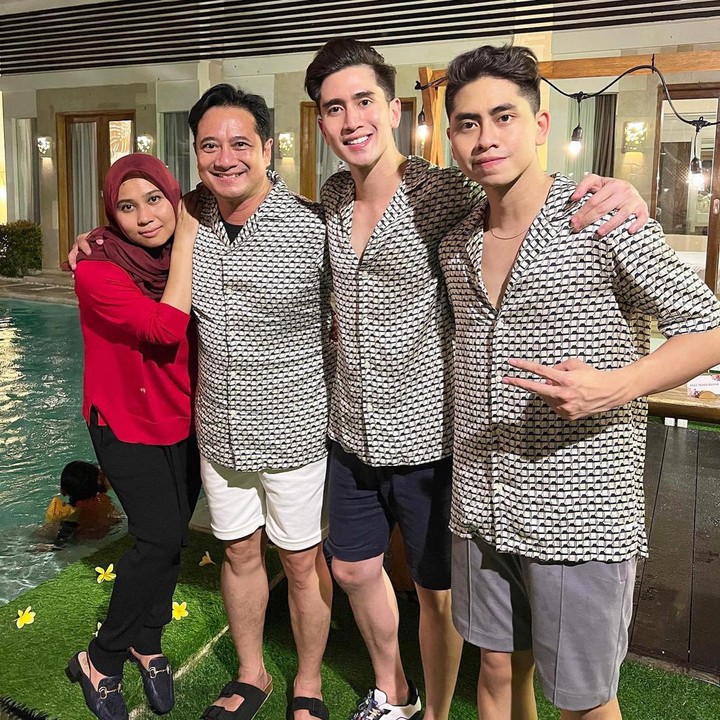 <p>Kedekatan Verrell Bramasta dan Sarni sudah menjadi buah bibir publik. Tak cuma Verrel, Athalla juga punya hubungan baik dengan Bunda sambungnya. (Foto: Instagram @bramastavrl)</p>