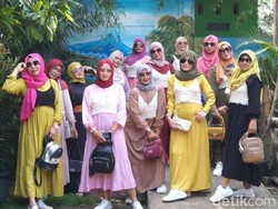 Viral Emak-emak Fashion Show Pamer Kerjaan Suami, Ternyata Begini Faktanya